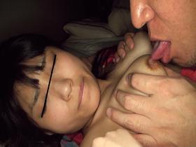 いい？わかった？絶対声出しちゃダメだよ。声我慢少●　サイレント中出し性交4時間　サンプル画像19